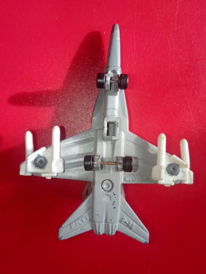 Ertl Die Cast Metal Jet F/A-18 Hornet Vintage 6cm - Immagine 4 di 4