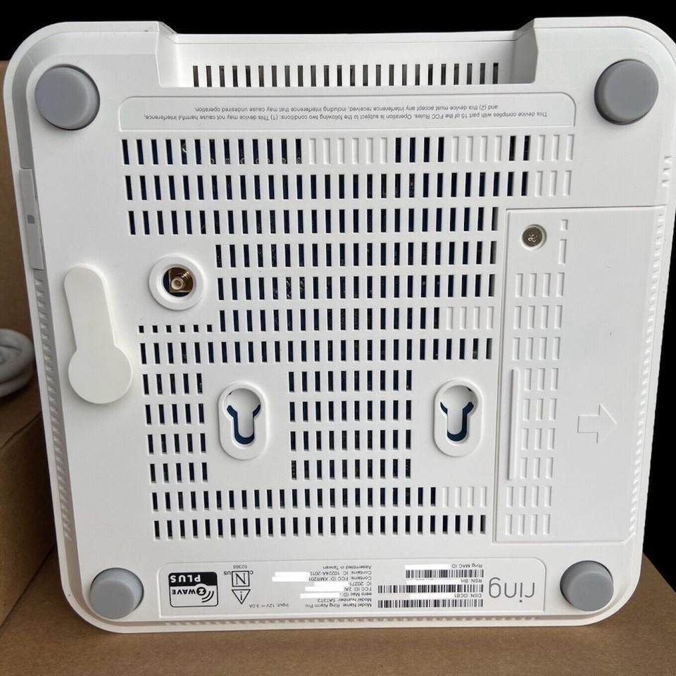 Ring Alarm Pro 14-Piece Kit Built-in eero Wi-Fi 6 router 24/7 Backup ...