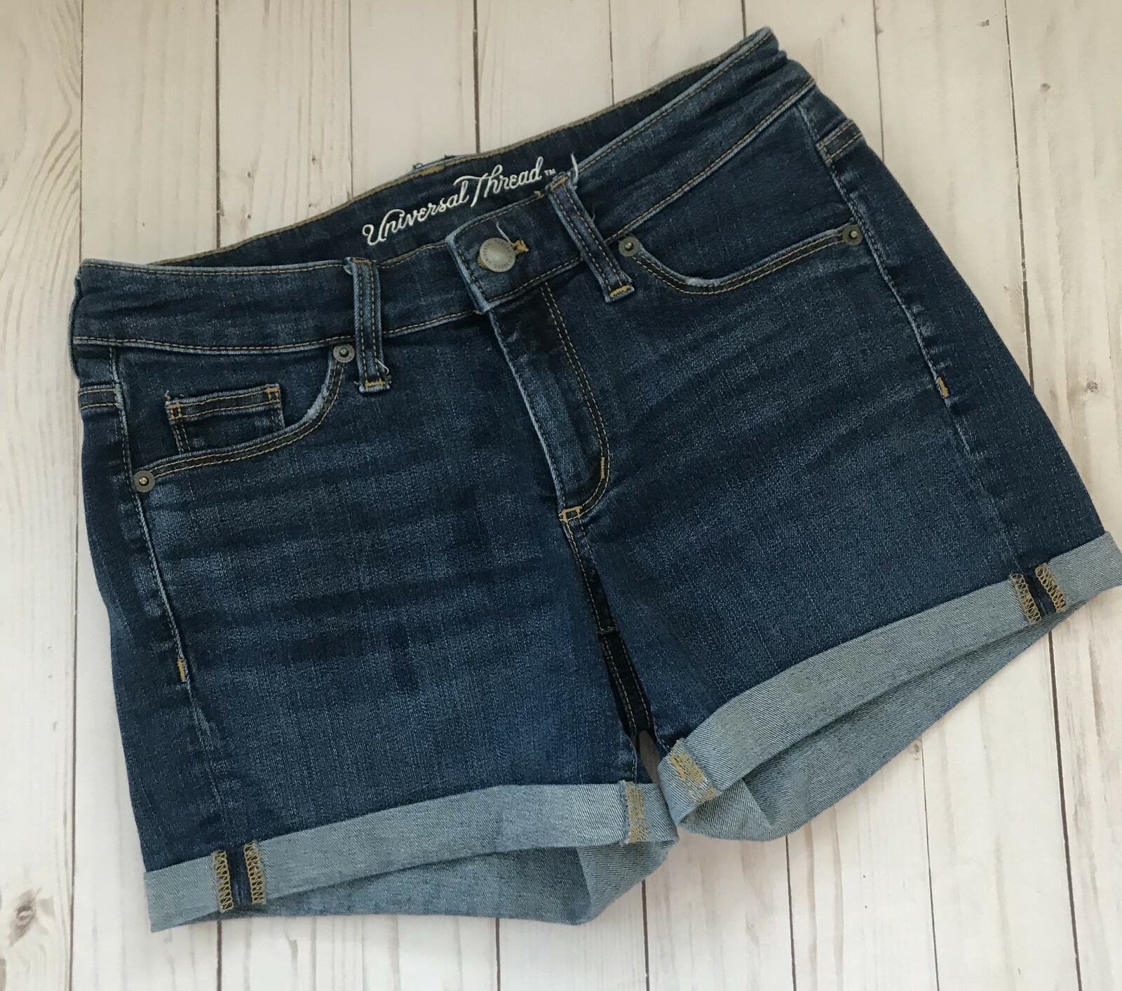 Universal Thread Junior's Cuffed Denim Shorts Siz… - image 2