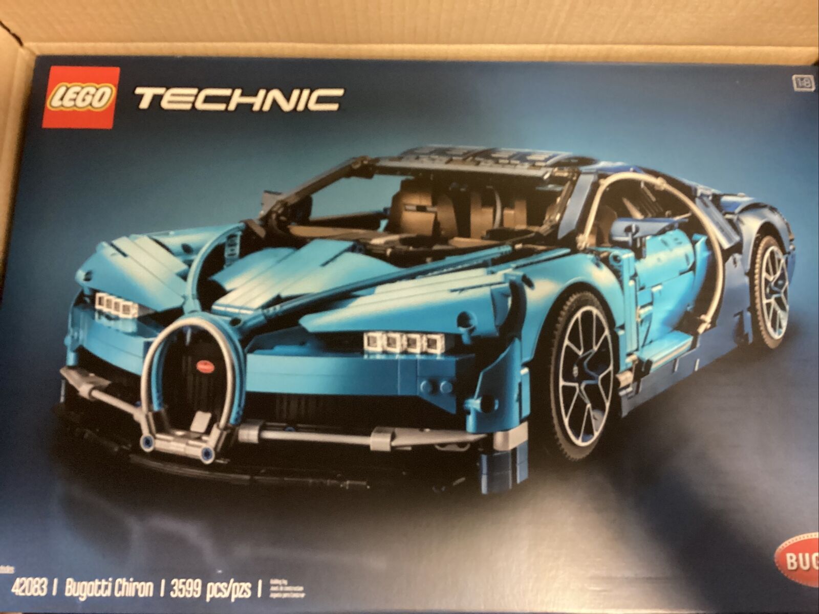 BRAND NEW LEGO TECHNIC: Bugatti Chiron (42083) RETIRED
