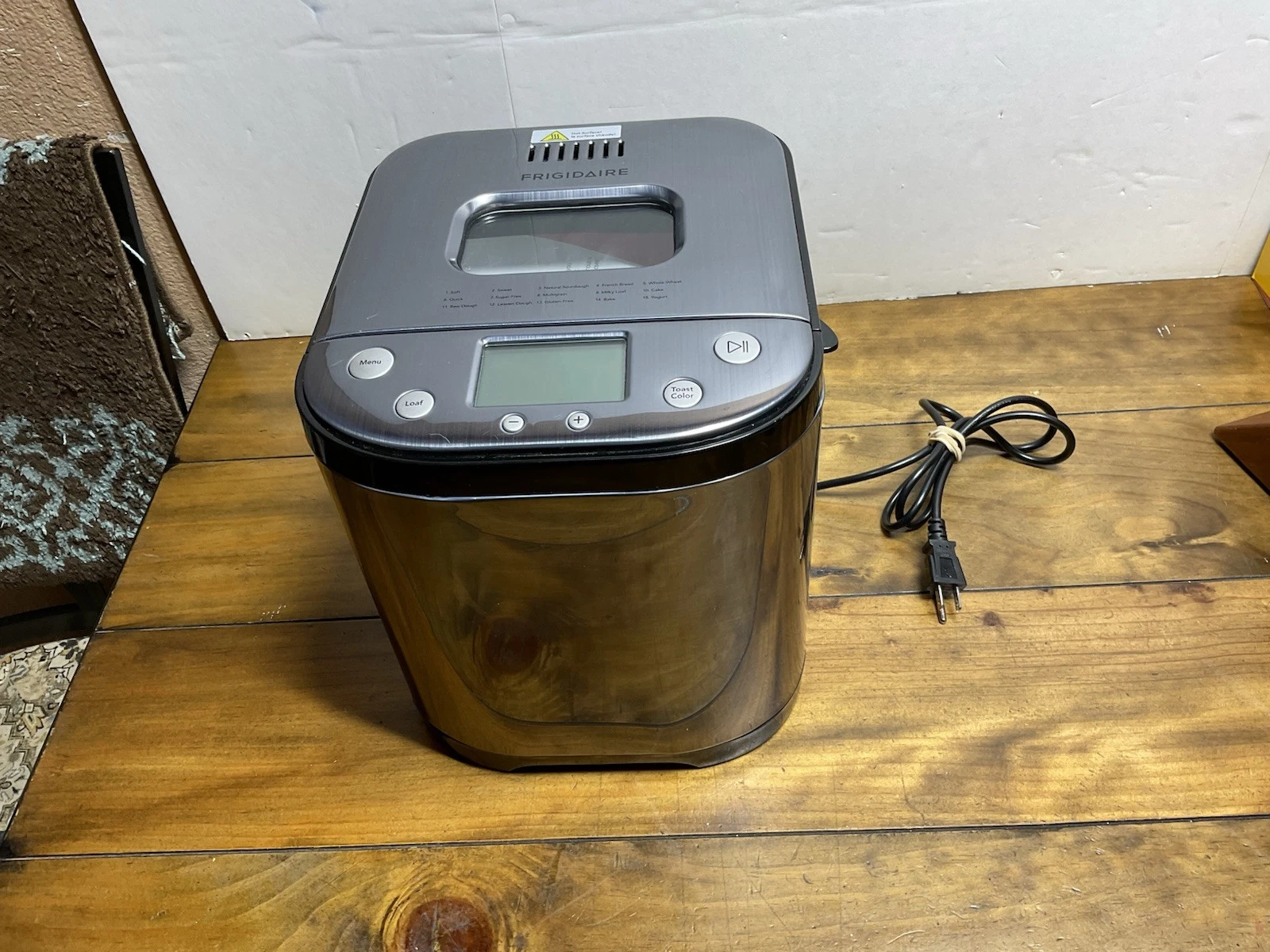 Frigidaire EBRM100-SSBLACK 2-Pound Stainless Steel Bread Maker