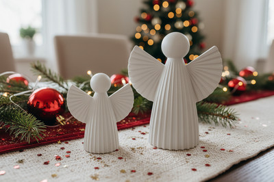 Set aus zwei Engeln für den Weihnachtstisch / Weihnachtstischdeko / 7 und 10 cm