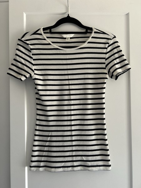 H & M Stripe T-shirt. Ladies Beige Stripe Short Sleeve Tee Ribbed T-shirt