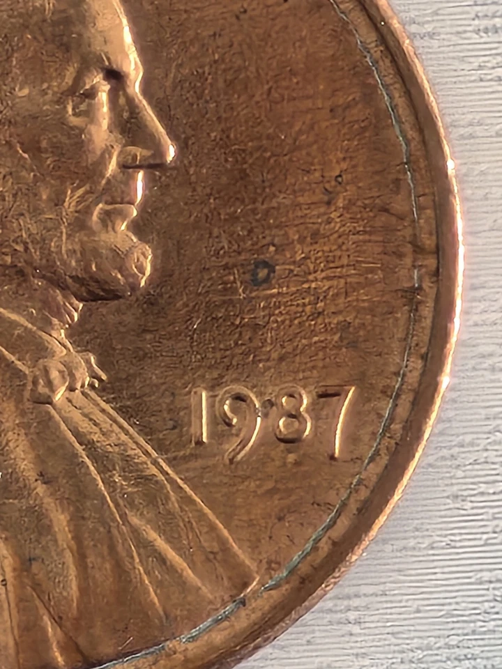 1987 Lincoln Penny No Mint Mark UNC Lamination Error Exposed Silver Zinc Core - Image 2 of 4