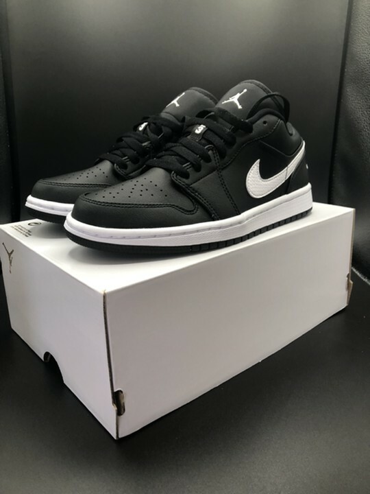 Nike Air Jordan 1 Low OG AJ1 Black White Women's Size 6.5 Nike Air Jordan 1 Low OG AJ1 Black White Women's Size 6.5