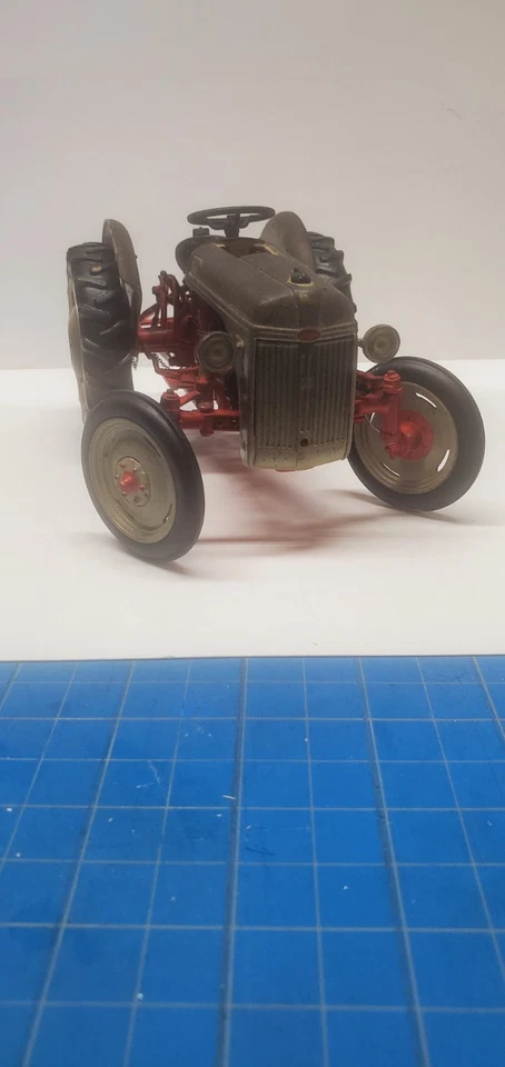 Ertl Precision Ford 1/16 Tractor Loose Custom - Image 2 of 4