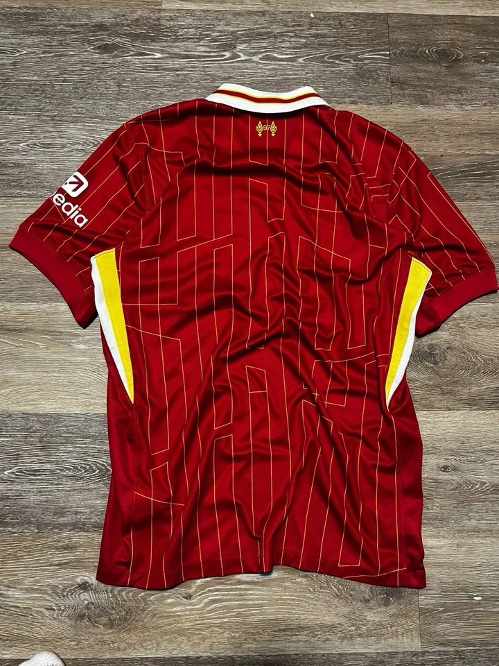 Liverpool FC Home (Player Issue/Authentic) Jersey 24/25- Diogo Jota #20 Size S/M - Image 3 of 3