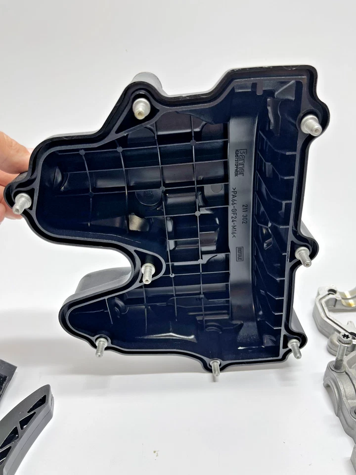 Cubierta de válvula de extremo superior del motor de culata poco kilometraje OEM 2007 BMW F650GS F650 GS Foto 3 de 4