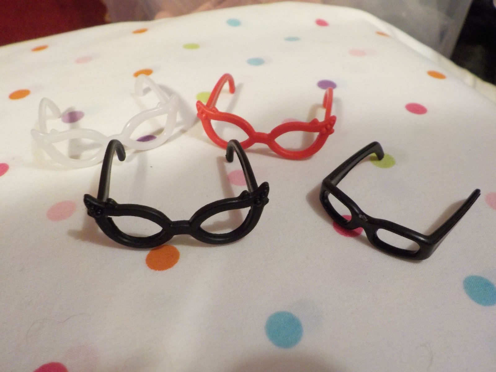 Lot of 3 Glasses for Monster High Dolls, + Extra, Red, Black,, White, Accessorie
