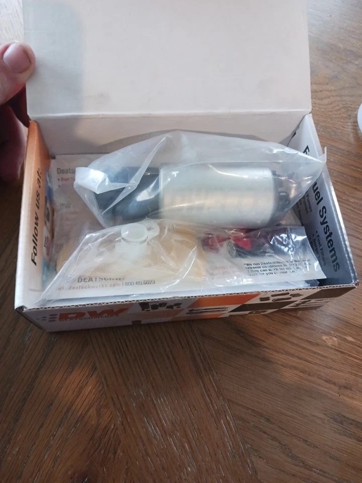 Kit de bomba de combustible compacta en tanque DeatschWerks 9‐309‐1008 DW300C 340 LPH  Foto 3 de 3