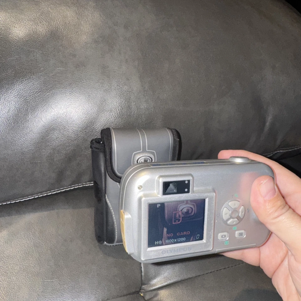 Olympus Digital Camera Camedia D-390 2.0MP Silver Tested - Image 4 of 4