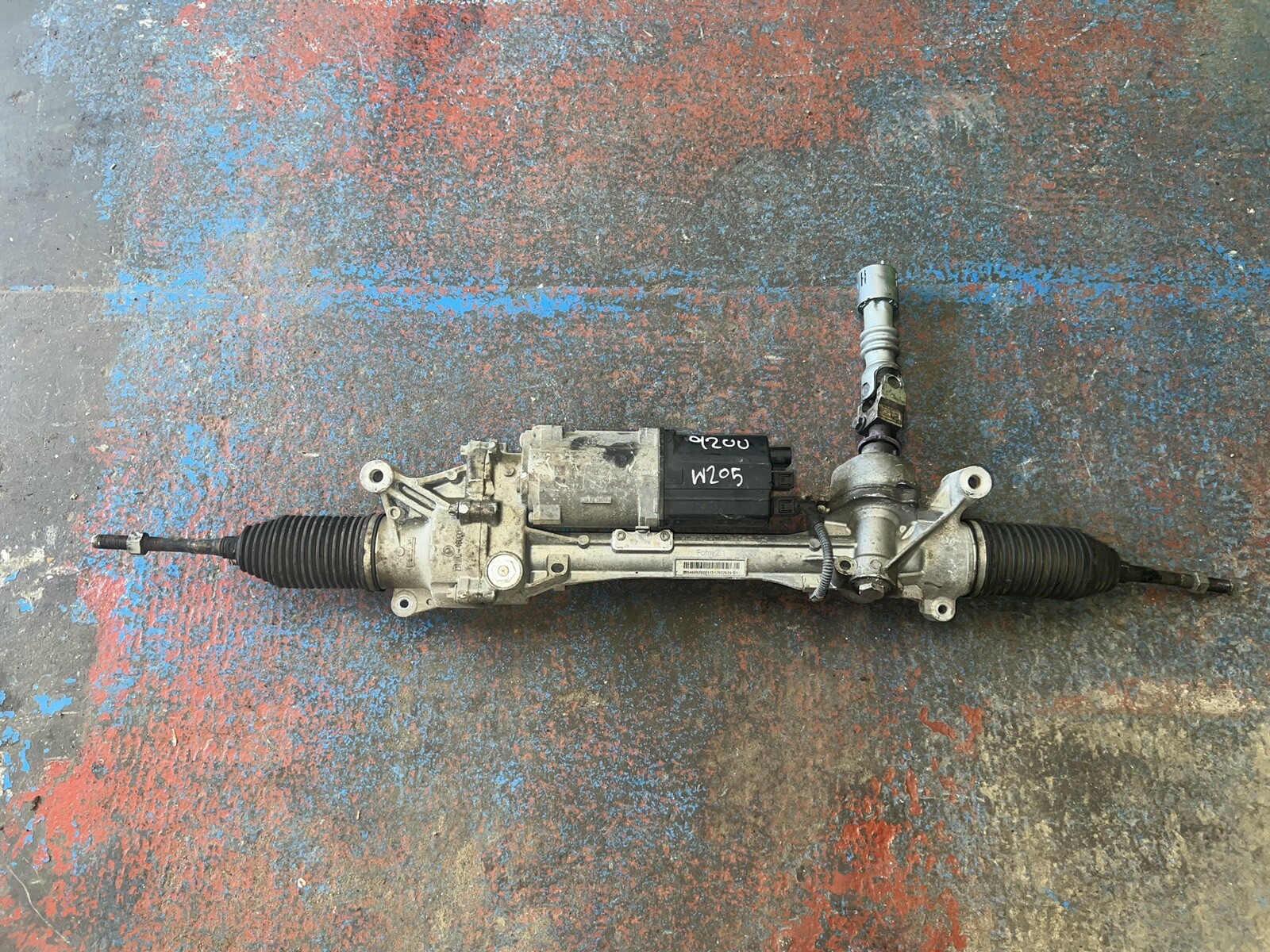 GENUINE MERCEDES BENZ C CLASS W205 9200 STEERING RACK A2054609200 