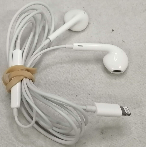 Apple EarPods with Lightning Connector In Ear Canal Headset - White - Picture 4 of 6