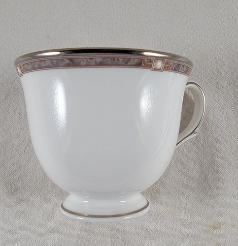 Taza y platillo de té de café Lenox Pearlescence Platinum Classics Collection - Imagen 3 de 7