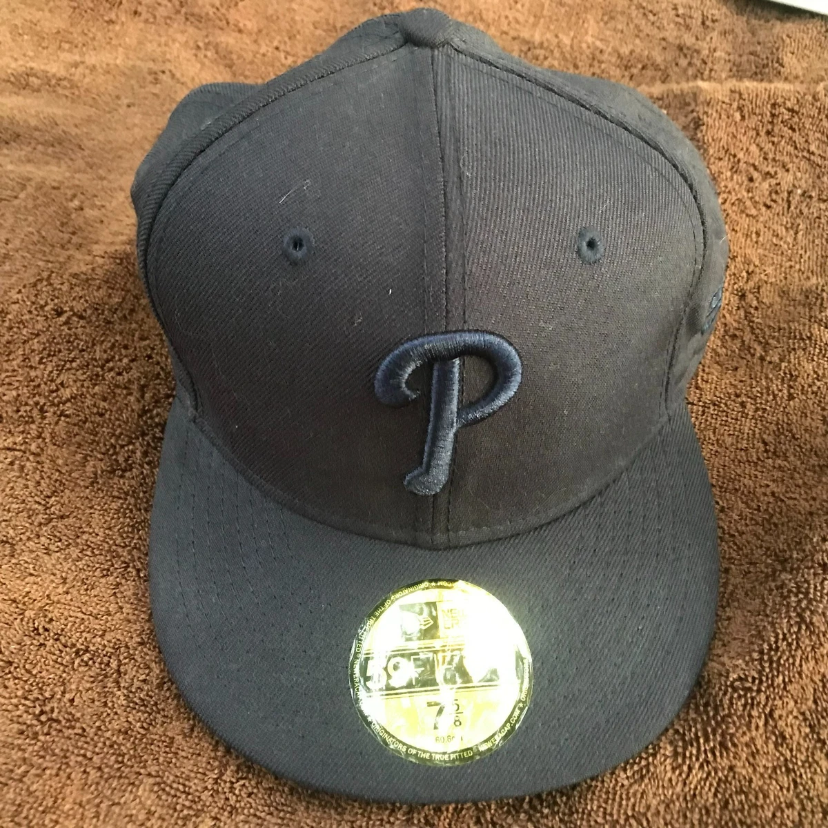 Philadelphia Phillies Hat New Era 59Fifty Sz 7 5/8 DARK BLUE Fitted Cap logo NEW