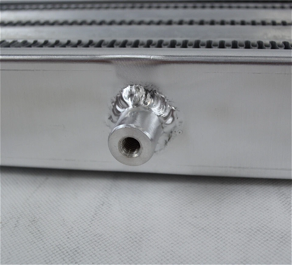 17"X5"X3" UNIVERSAL ALUMINUM TURBO INTERCOOLER 2.25" IN/OUTLET - Image 4 of 4