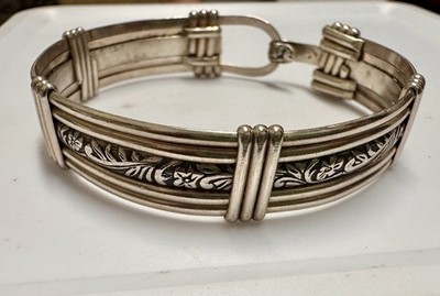 Sterling Silver Wire Wrap Bracelet 6.5  Engraved Floral Panel Vintage Artisan