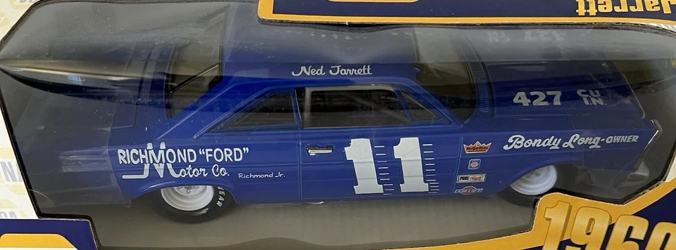 Ned Jarrett #11 1965 Ford: NASCAR 50th Anniversary: 1/24 литая фигурка NAPA - Изображение 2 из 4