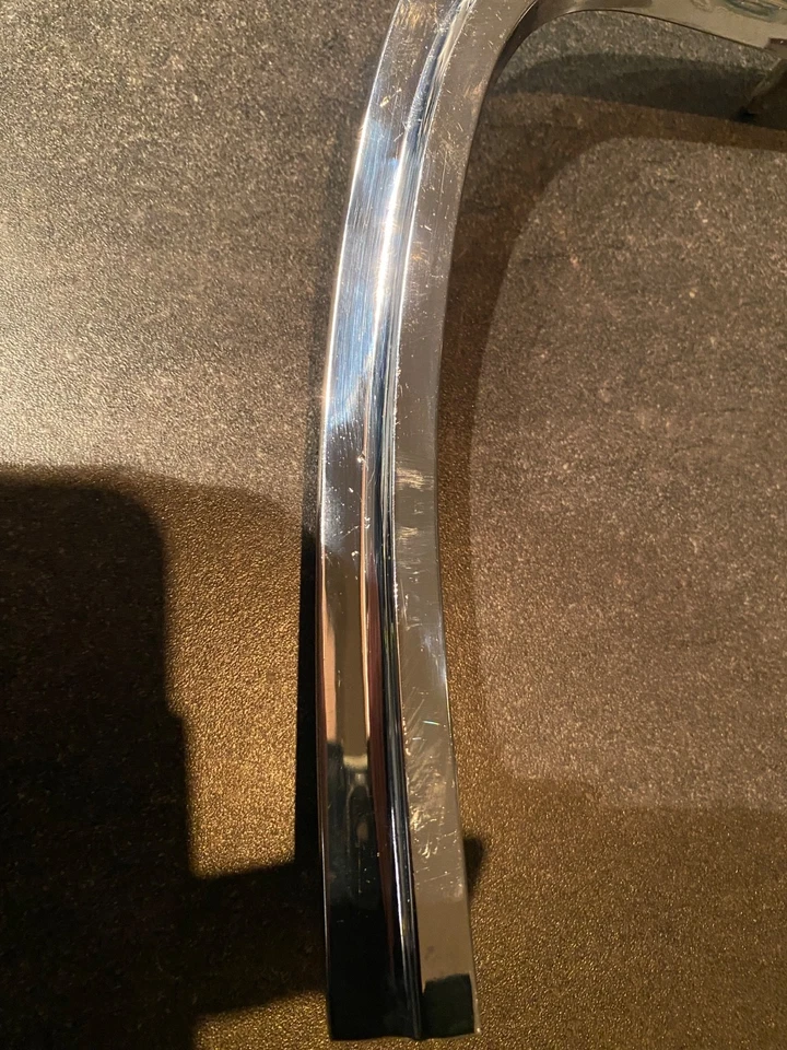 Moldura de panel de luz trasera Oldsmobile Starfire 1964 4407525 64 Olds NOS Foto 4 de 4