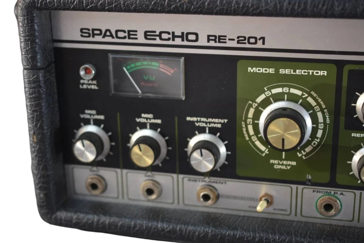 Roland RE-201 Space Echo Tape Delay Reverb Vintage Effects Unit Good GP