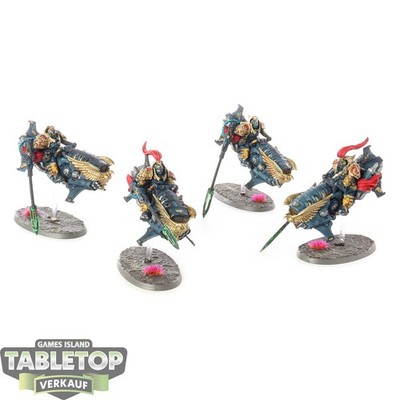 Adeptus Custodes - 4 Shield-Captain on Dawneagle Jetbike - bemalt