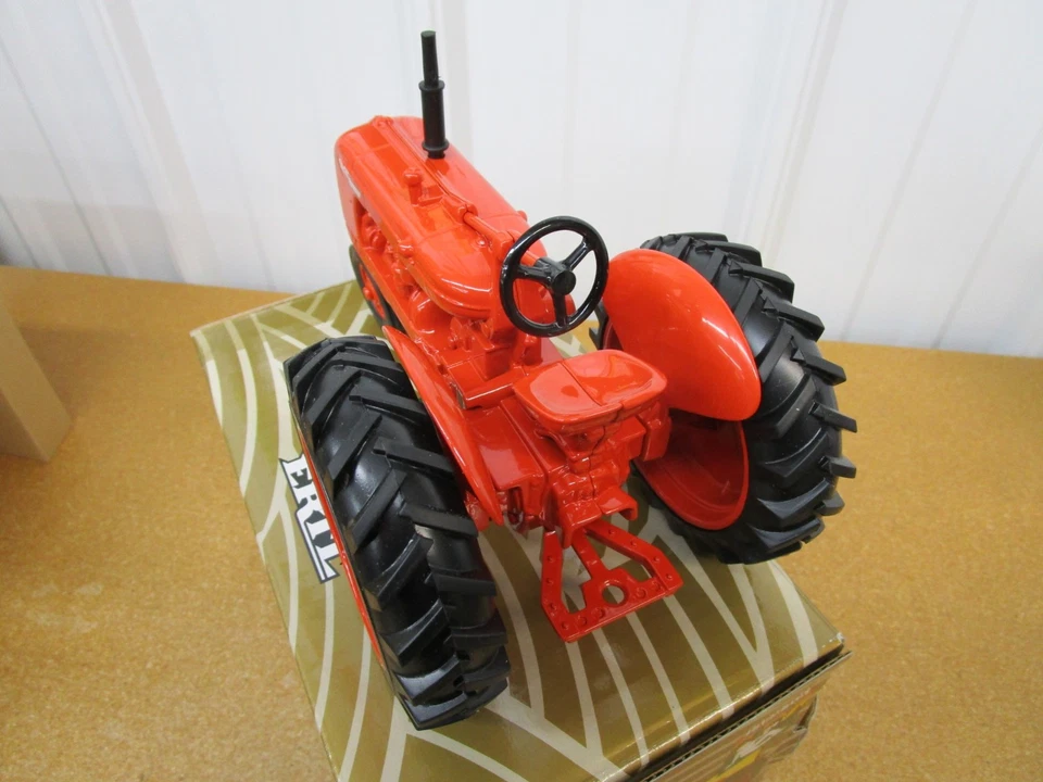Co-op E4 tractor ERTL 1/16 15th Ann. National farm toy Museum diecast Z - Image 4 of 4
