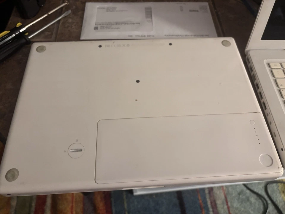 Pair of Apple MacBook 13.3" White Laptop 2006 A1181 Forgot Password IntactScreen - Image 4 of 4
