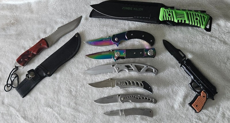 Mixed Lot Fixed Blade & Pocket Knives w/ Sheath, Stainless