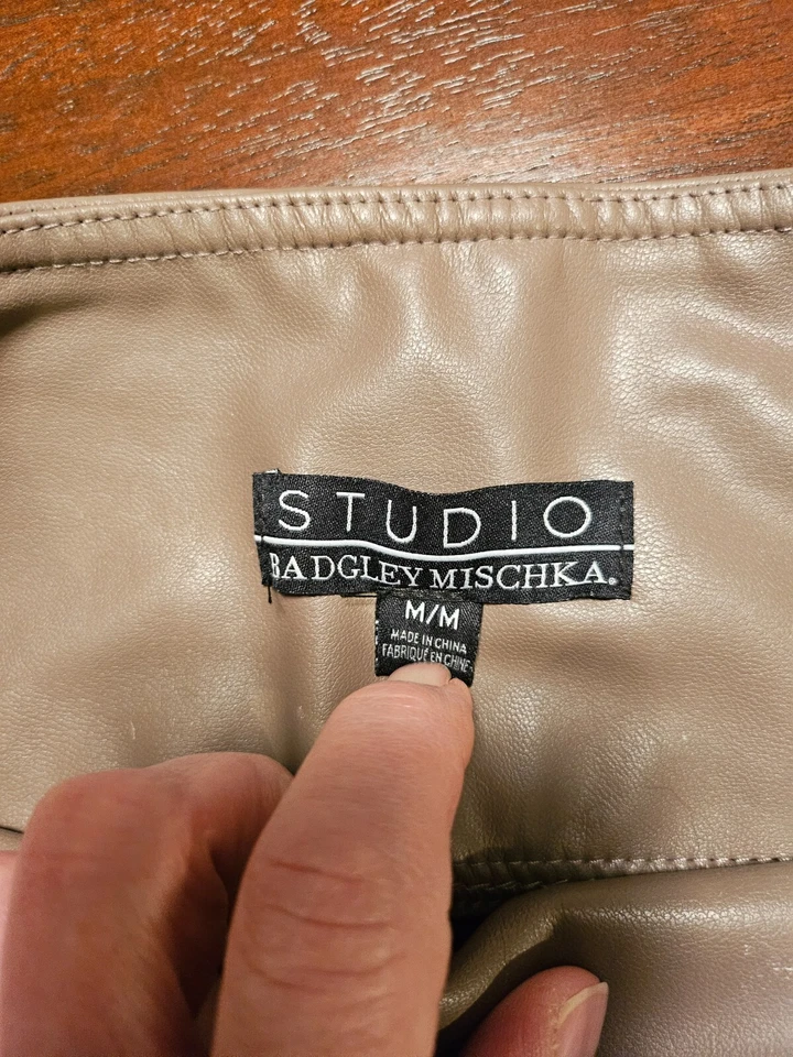 Pantalones de estudio Badgley Mischika para mujer medianos imitación cuero tostado tiro alto leggings Foto 4 de 4