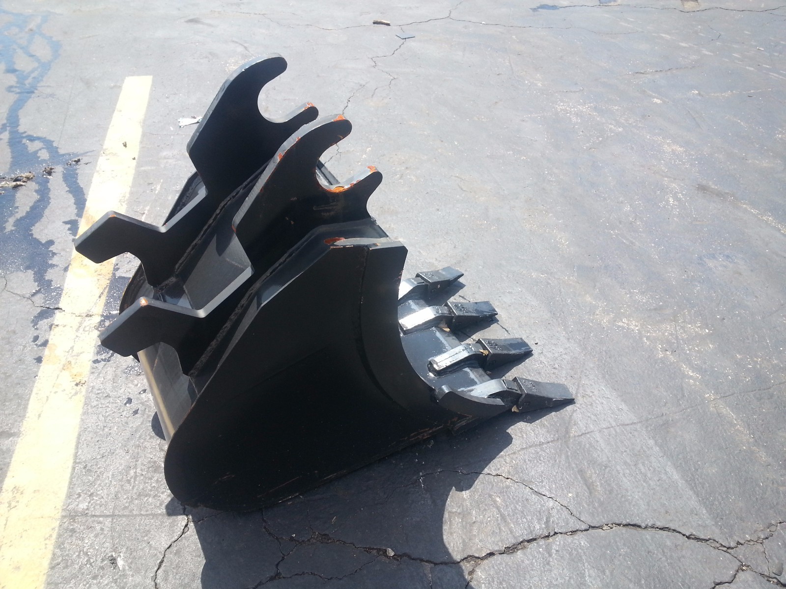 New 18" Excavator Bucket for a John Deere 60G with ZTS Coupler with