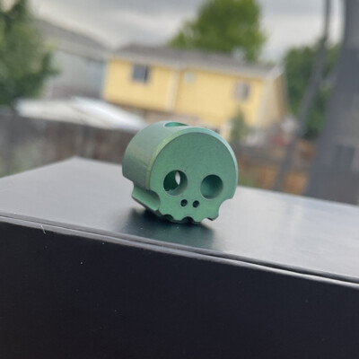 Playge Dealers Choice Green Ano’d Titanium Skyll Bead EDC Zipper Pull