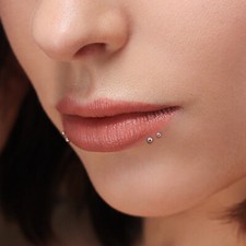 Piercing Labret Monroe en Acier Chirurgical Argenté - Différentes Tailles 