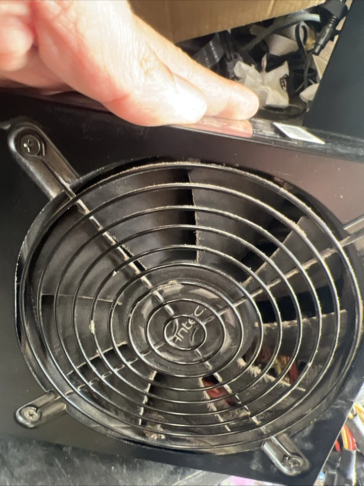 Antec EarthWatts EA-750 750W ATX12V CrossFire 80 PLUS Continuous Power Supply - Image 2 of 4