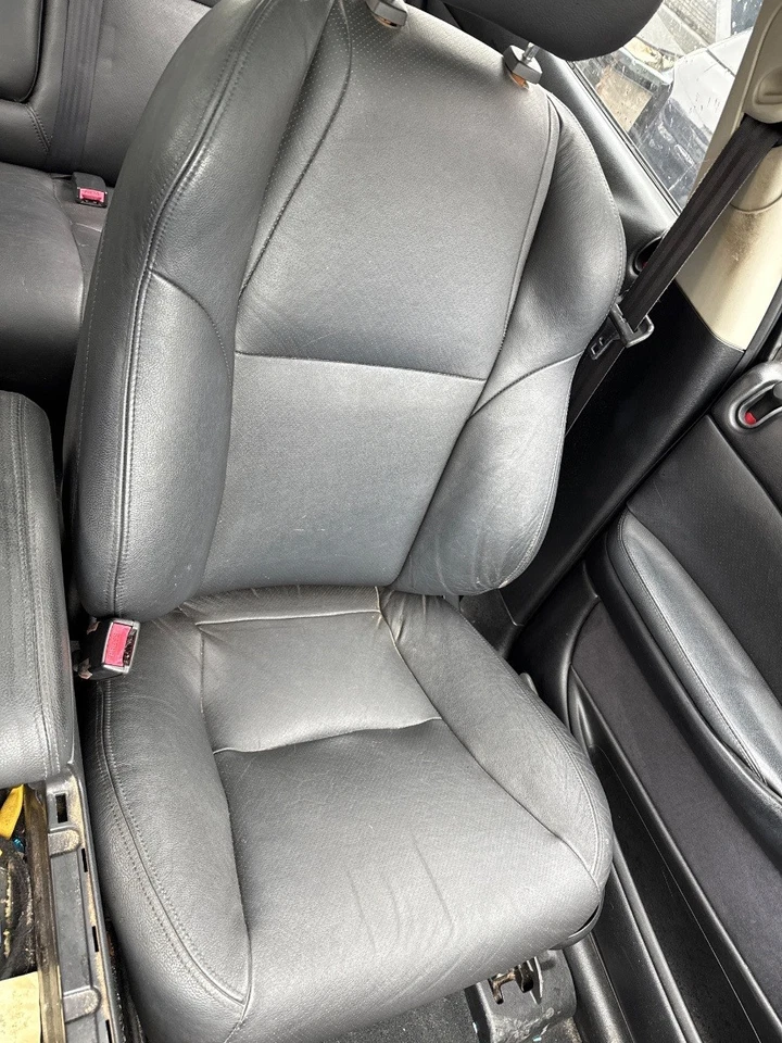 Holden 2004 VY Adventra LX8 Leather Front Rear Seats Door Card Trims - image 4 of 4