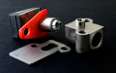 ASTON MARTIN DB6 SPANNER - KETTE ROTER FLECK - Bild 1 von 1