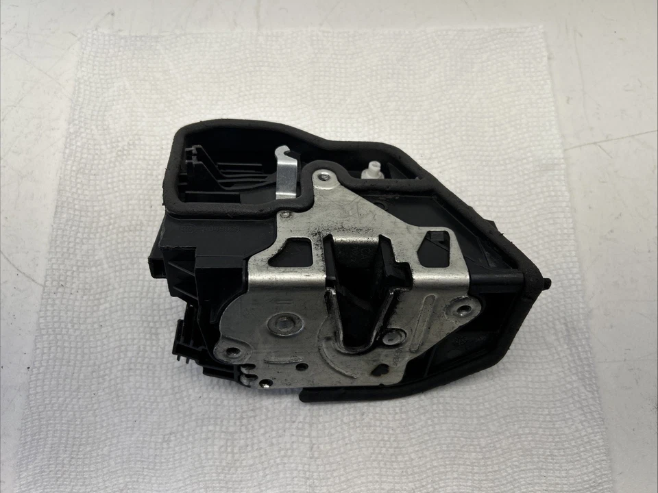 Actuador de bloqueo de pestillo de puerta delantera derecha OEM PARA BMW M2 M235I 7202146 2014 2015 2016 Foto 3 de 4