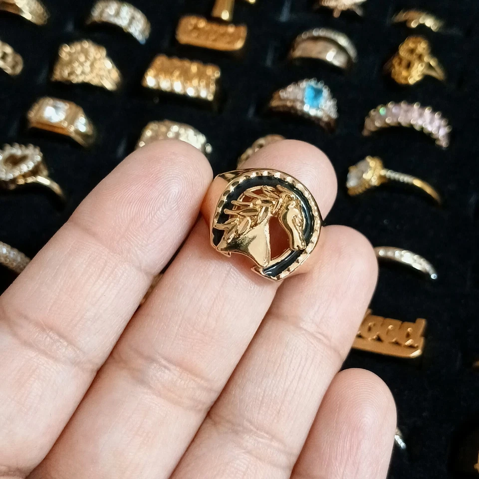 Anillo Herradura de la Suerte Vanessa Mooney Chapado en Oro 14K Talla 10, Occidental, Ecuestre Foto 3 de 4