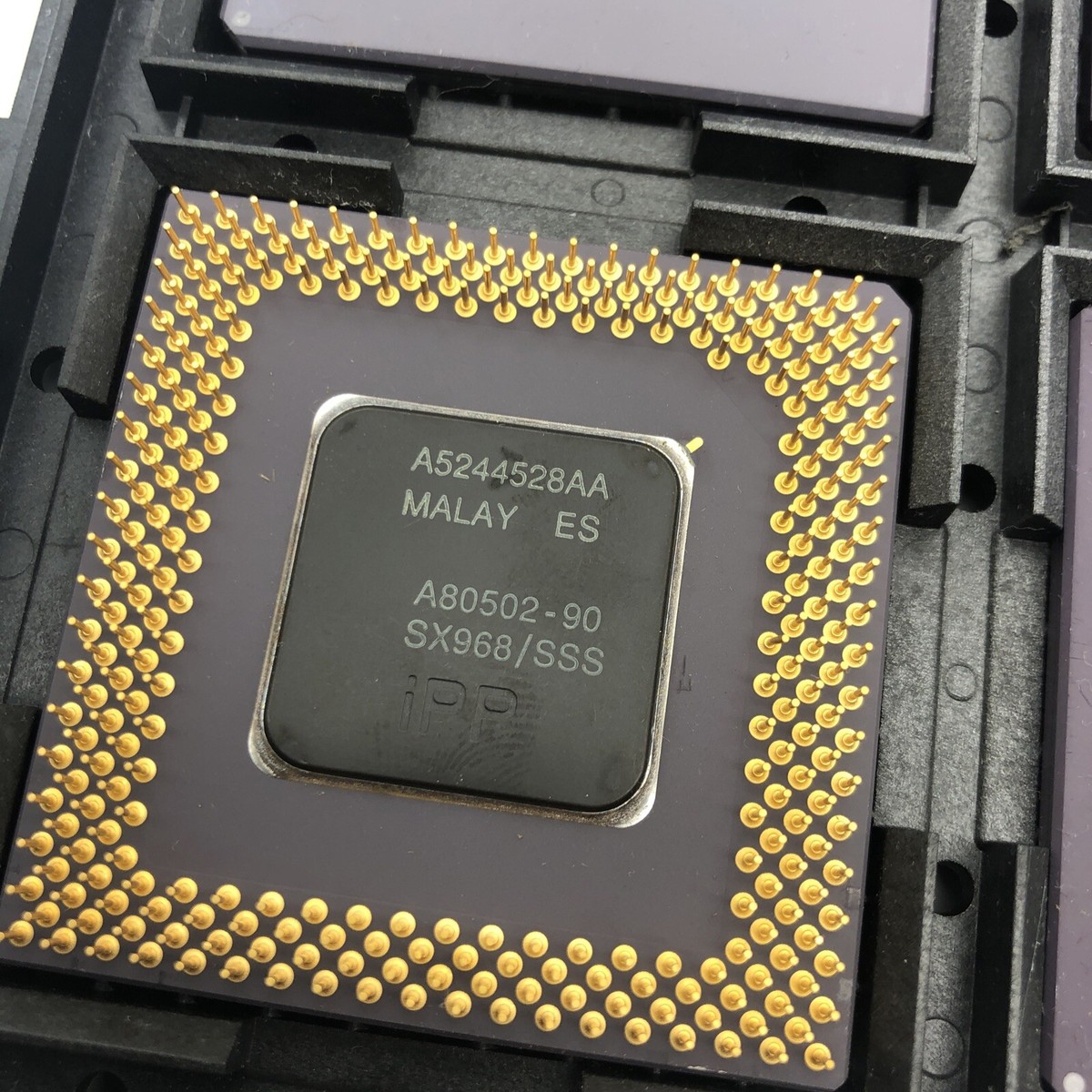 Vintage Intel Pentium 90 Mhz CPU 1992 P90 A80502-90 Ceramic