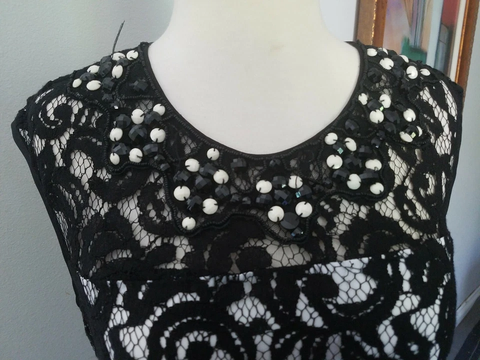 Женское черно-белое кружевное вечернее коктейльное платье выше колена Adrianna Papell размер 6  - Изображение 2 из 4