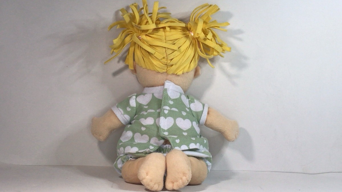 Manhattan Toy Wee Baby Fella : Poupée Garçon 30,5 Cm Avec Tétine Magnétique, Pour Bébé Manhattan Toy Wee Baby Fella : Poupée Garçon 30,5 Cm Avec Tétine Magnétique, Pour Bébé