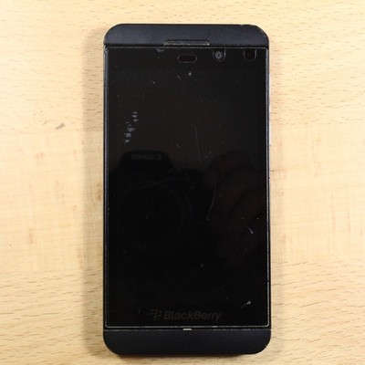 Blackberry Z10 STL100 Black Smartphone For Parts #540