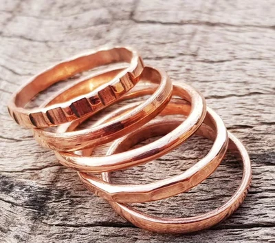 Bague unisexe en cuivre massif minimaliste de guérison faite à la main,... - Photo 1/4