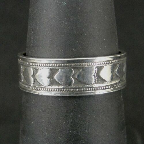Ring Silver Hearts around Band wider WS signed Sterling 925 Size 5.75 Band Ring