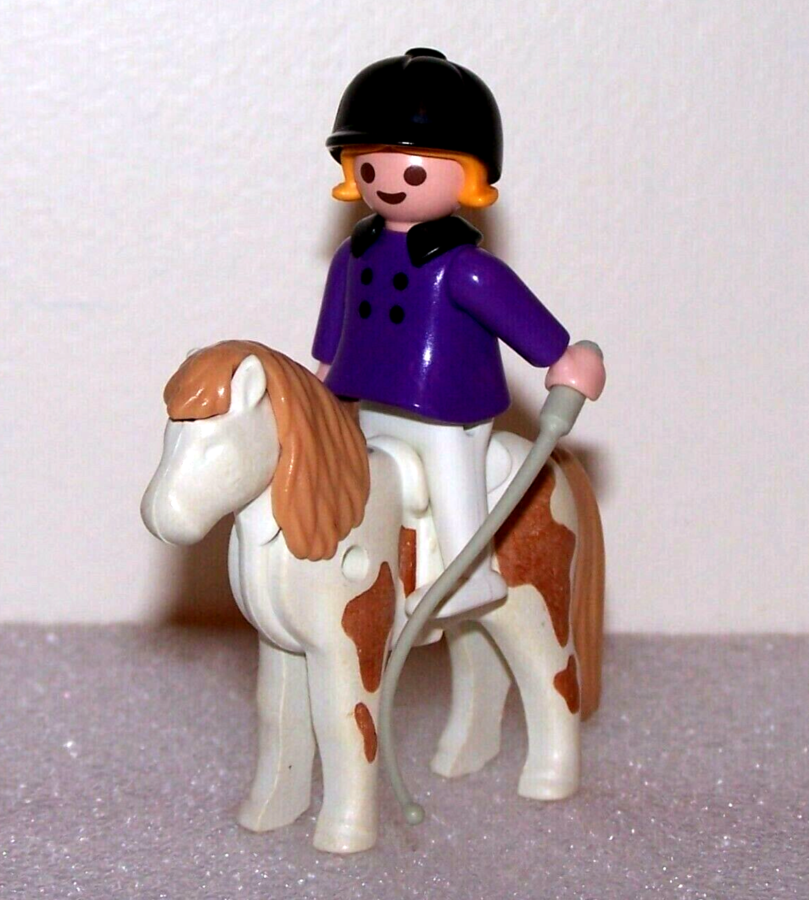 Playmobil RAGAZZA EQUESTRE bambino PONY cavallo cappello da equitazione vestiti viola fattoria ranch