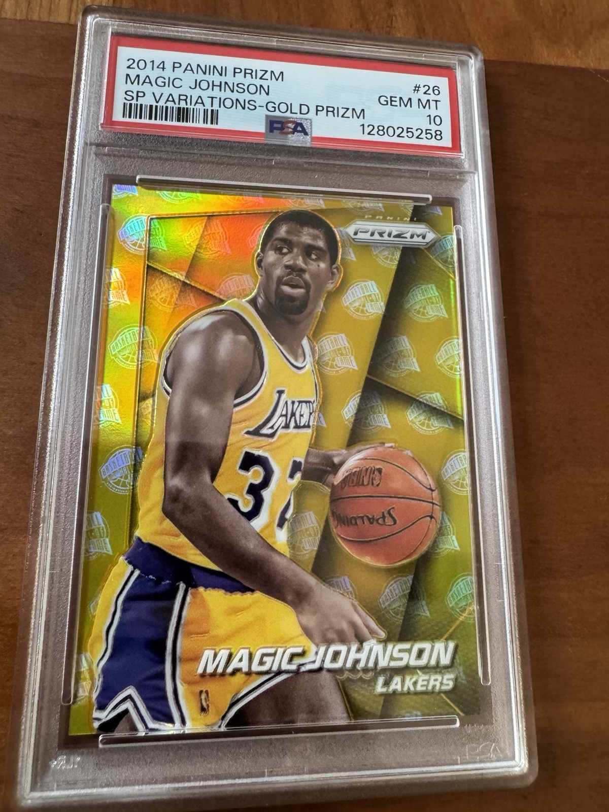 2014-15 Panini Prizm Magic Johnson SP HOF Variation GOLD Prizm /10 PSA 10