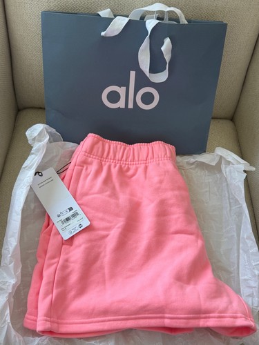 NWT Alo Yoga Accolade Shorts Neon Bubblegum Size: Small Sold Out! - Picture 3 of 9