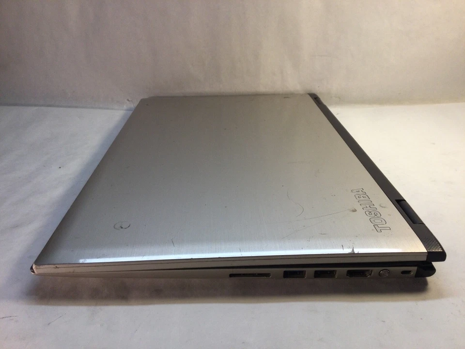 Toshiba Satellite L55 15" Laptop Intel Core i3 5th Gen- NO POWER -MZ - Image 3 of 4