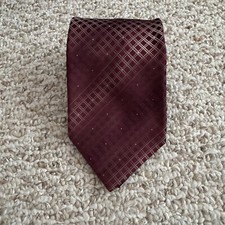 Kenneth Cole Reaction Checker Diamond Pattern Tie Silk Red 3.75x57