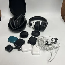 Lot Of Wireless Earphone Charging Cases - Empty Case For Parts & Repair Untested