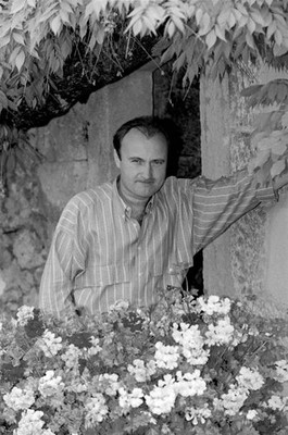 Portrait of musician Phil Collins while on tour in Japan circa 1988 Old Photo 12